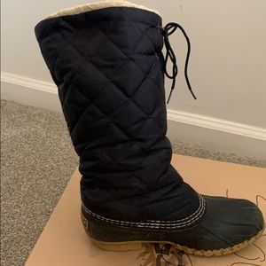 L.L. Bean shearling lined snow boots. Waterproof.